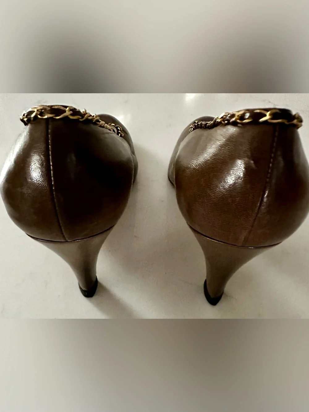 Vintage CHANEL Brown Leather Chain-Trim Pumps Size 37.5 EUC